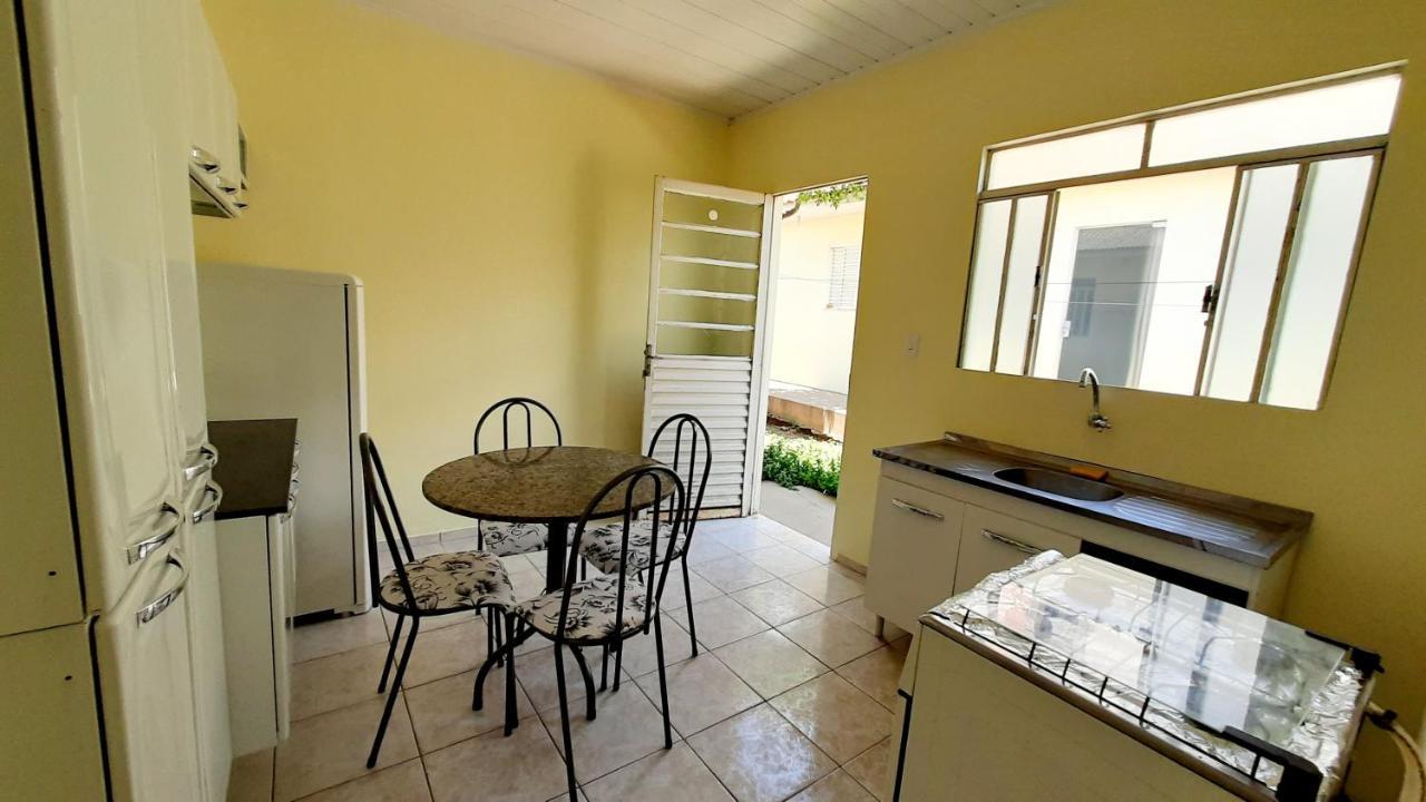 Hospedagensjaguariaiva Apartment Bagian luar foto